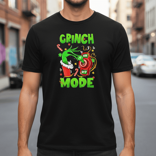 Grinch Mode T-Shirt - Lifestyle Foto mit ON/OFF Schalter Design